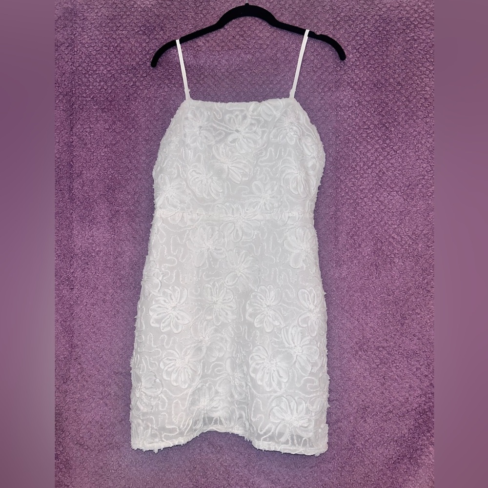 Flying Tomato White Floral Spaghetti Strap Dress Size Medium